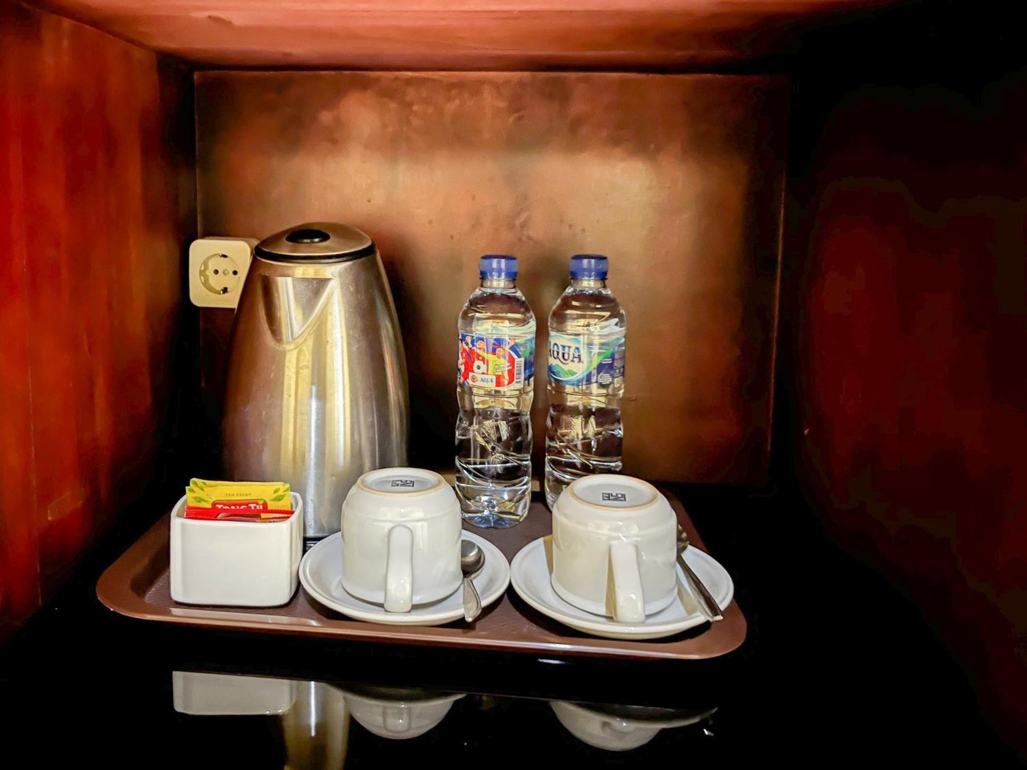Kartika Hotel Syariah Pacitan Mitra Reddoorz エクステリア 写真