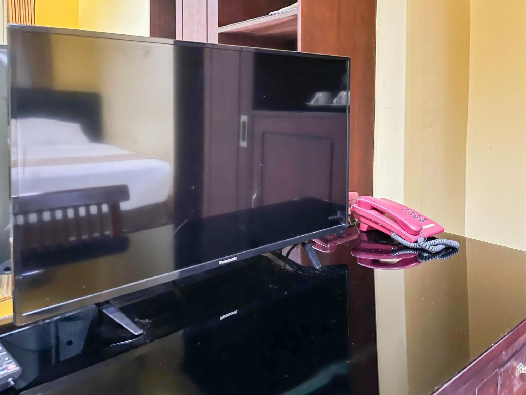 Kartika Hotel Syariah Pacitan Mitra Reddoorz エクステリア 写真