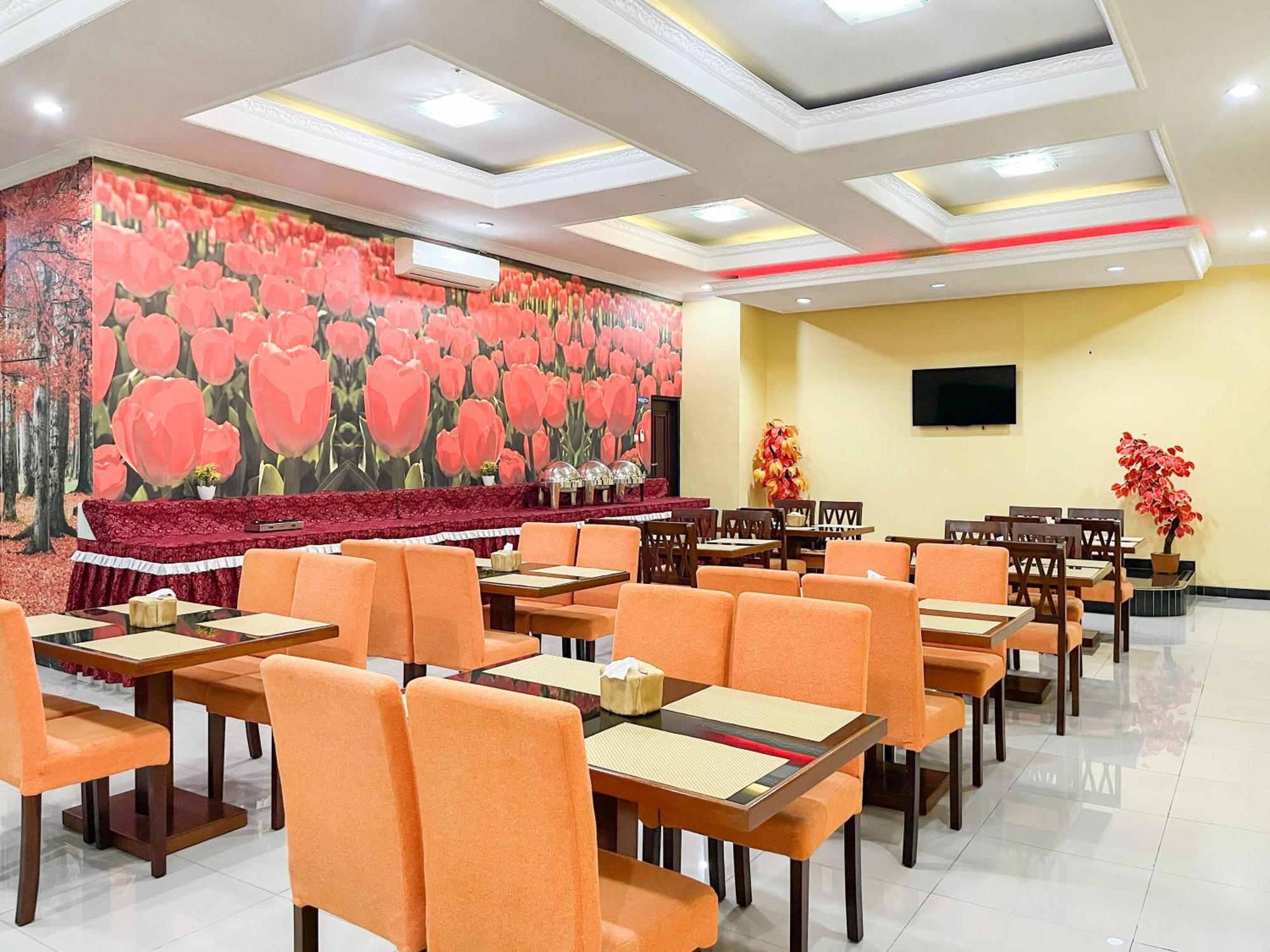 Kartika Hotel Syariah Pacitan Mitra Reddoorz エクステリア 写真